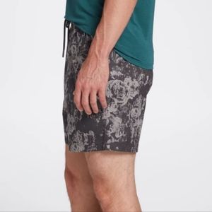 NWT VRST Men's 7” Easy Shorts